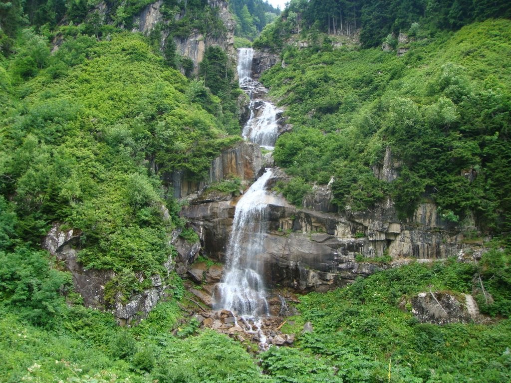 Eskitoglu Waterfalls