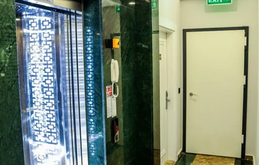 White Golden Suite Hotel